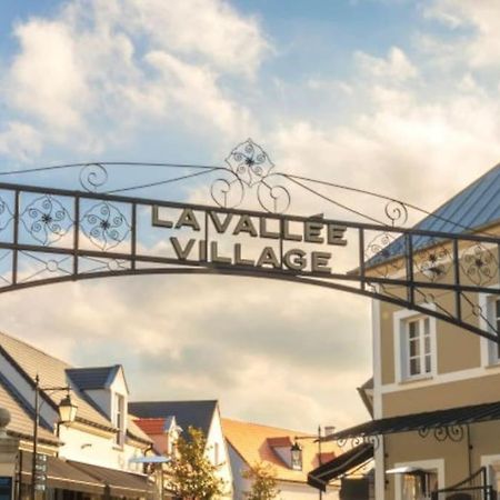 Suite Riviera - Vue Disneyland Chessy  Exterior foto
