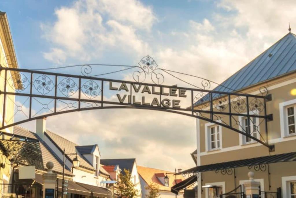 Suite Riviera - Vue Disneyland Chessy  Exterior foto